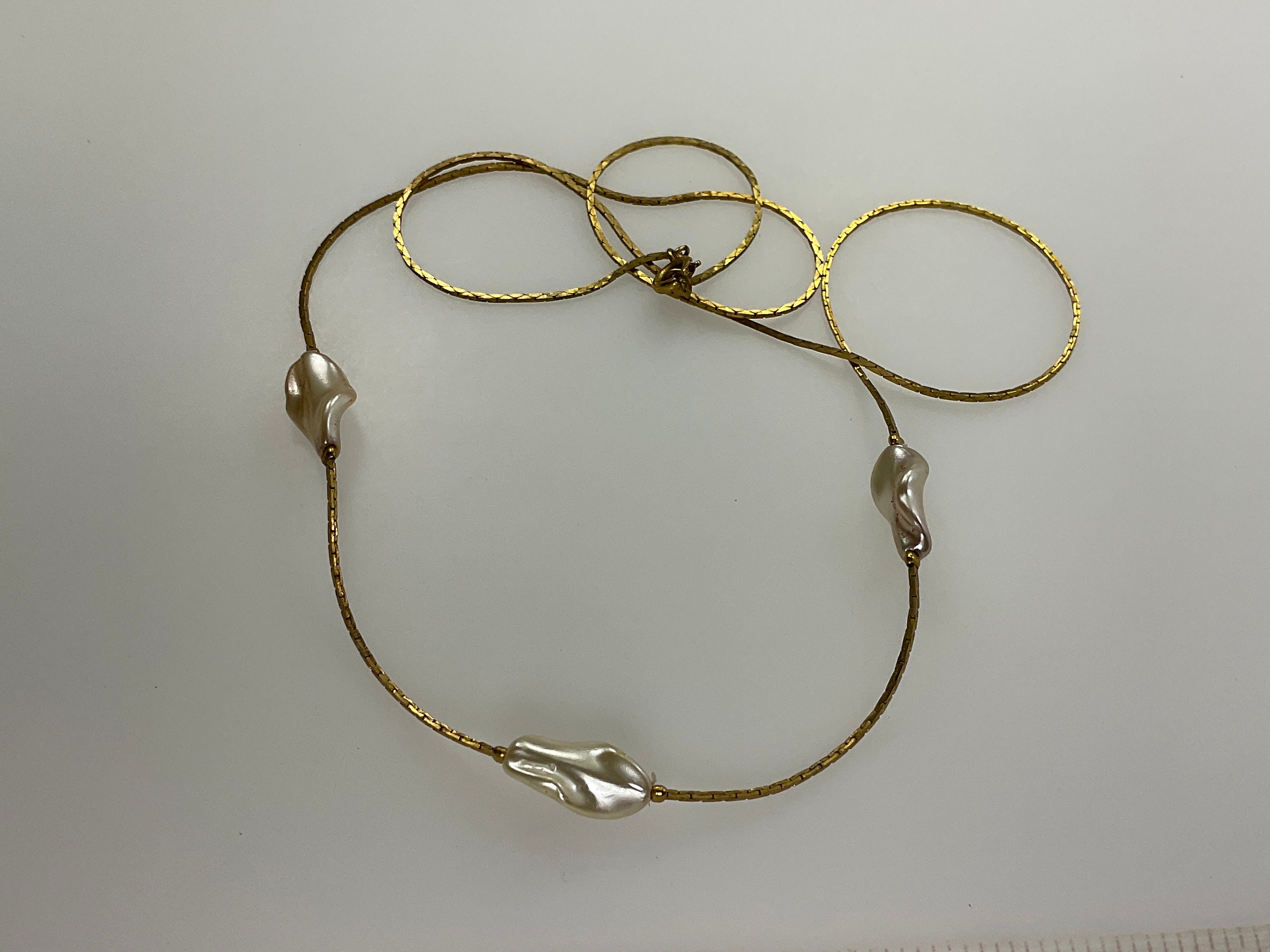 Vintage 24” Necklace Gold Toned Chain With White Pearly Twist Beads Used