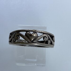 Vintage Ring Size 8.25 Sterling Silver 925 Floral With Heart Needs Cleaned Used