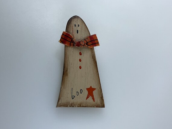 Vintage Pin Brooch Wooden Country Ghost Design Tan Orange Boo Used