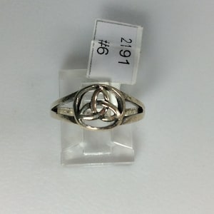 Vintage Ring Size 6 Sterling Silver 925 Round With Triangle Celtic Knot New Old Stock