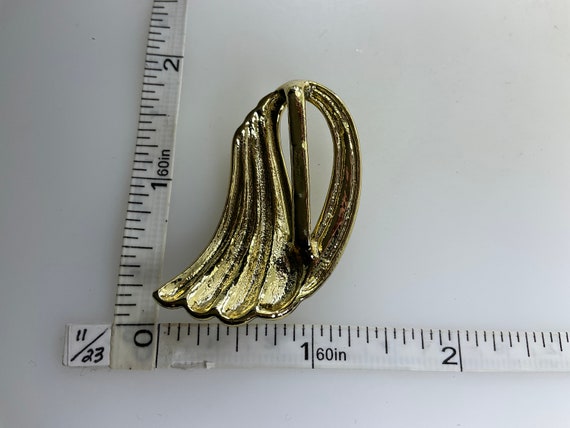 Swirl Embossed Buckle Belt