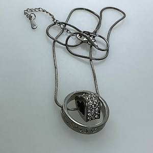 Vintage 16”-19” Necklace Silver Toned Ring With Hearts And Clear Rhinestones Needs Cleaned Used