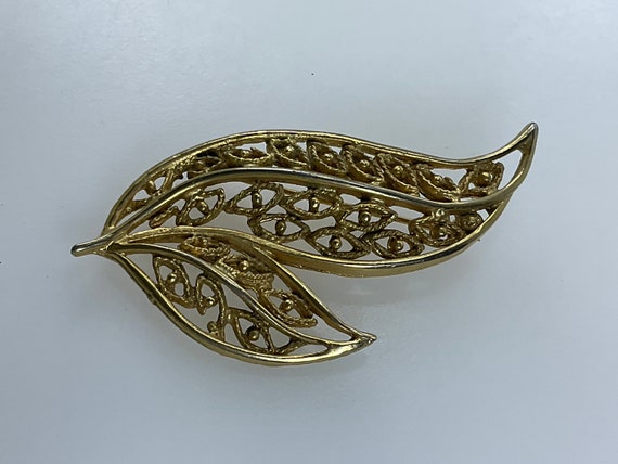 Vintage Pin Brooch Gold Toned Leaves Used - image 1
