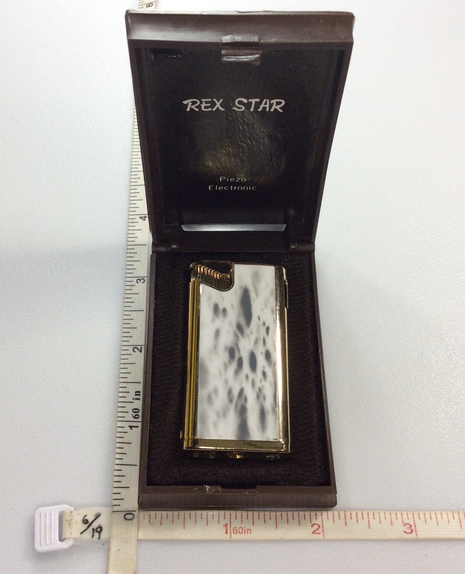 昭和レトロ　蔵出し　スーパーレア　ゴジラPIEZO Lighter　未使用箱入 昭和レトロ 蔵出し スーパーレア ゴジラPIEZO Lighter 未使用箱入 昭和