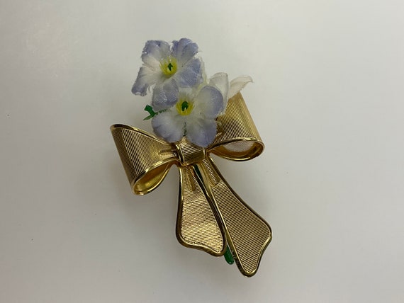 Vintage Avon Pin Brooch Gold Toned Bow Design Wit… - image 1