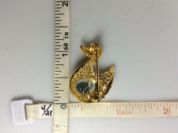 Vintage Pin Brooch Gold Toned Swan Duck With Gree… - image 2