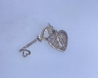 Vintage Pendant Sterling Silver 925 Diamond Cut Heart Lock And Key Needs-Cleaned Used