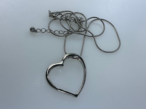 Vintage 18”-20” Necklace Silver Toned Heart Used - image 1