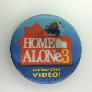 Vintage Pin Back Button Home Alone 3 Flicker Style Now On Video 1997 Used