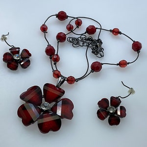 Vintage 18”-21” Necklace Dangle Earrings Set Oxidized Flower With Clear Red Rhinestones And Beads Used