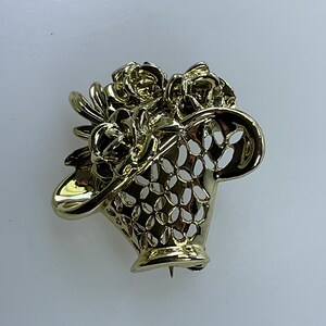 Vintage AJC Pin Brooch Gold Toned Basket With Roses Used
