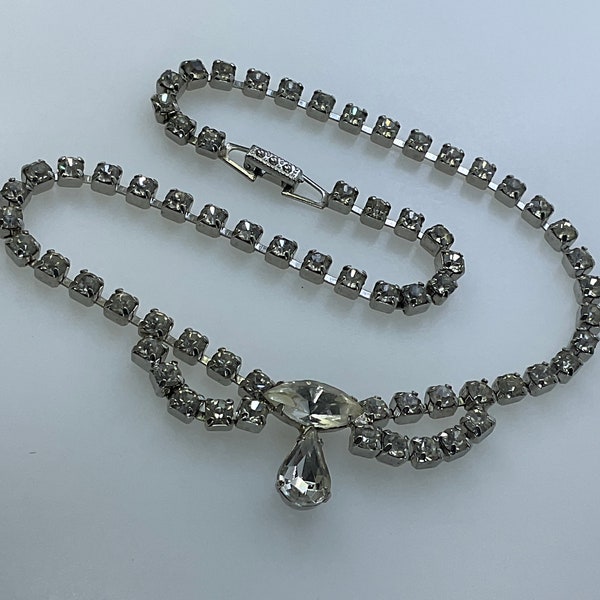 Vintage Smart Set 14” Necklace Silver Toned With Clear Rhinestones Used