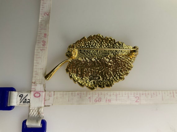 Vintage AK Pin Brooch Gold Toned Textured Leaf De… - image 2
