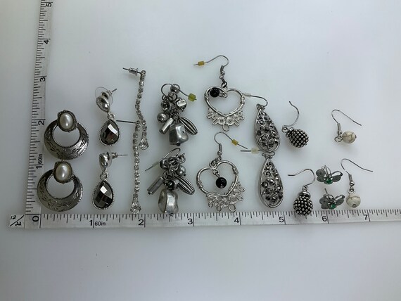 Vintage Lot 9 Pair Earrings Assorted Designs Mino… - image 2