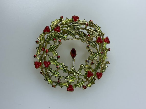 Vintage Pin Brooch Gold Toned Round Wreath With C… - image 1