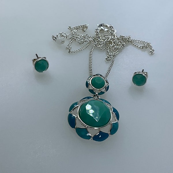 Vintage 17”-20” Necklace Stud Earrings Set Silver Toned Round With Green Rhinestones And Blue Enamel Used