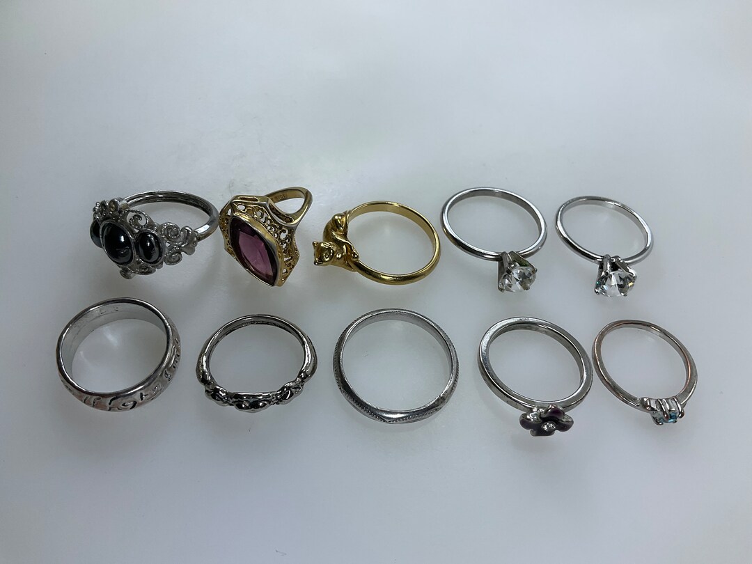Vintage Lot of Ten Rings Gold Silver Toned Assorted Sizes and Styles ...