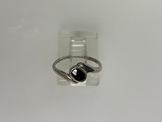 Vintage Ring Size 5 Sterling Silver 925 Oval Blac… - image 1