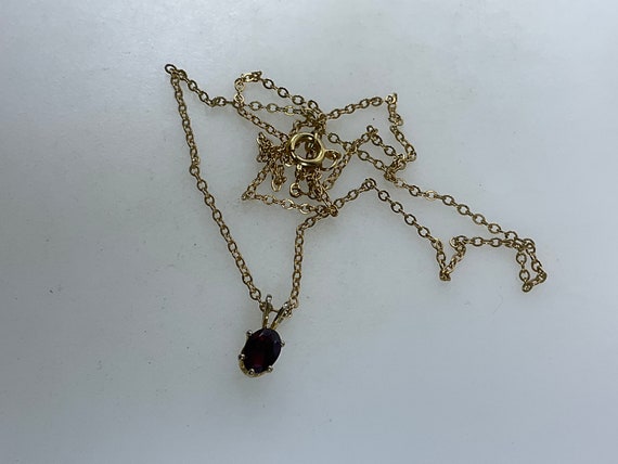 Vintage 18” Necklace Gold Toned Oval Garnet Used - image 1