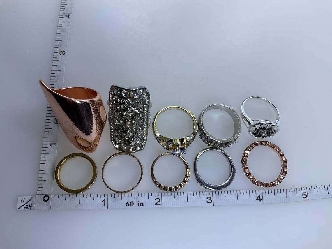 Vintage Lot of 10 Rings Assorted Silver Gold Toned Minor Issues as is ...
