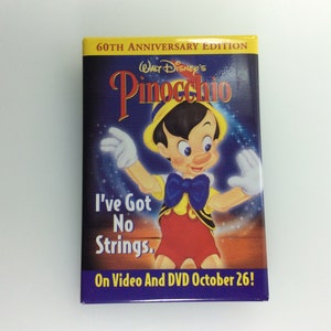 Vintage Pin Back Button Walt Disney&#39;s Pinocchio I&#39;ve Got No Strings On Video October 26 1999 Used