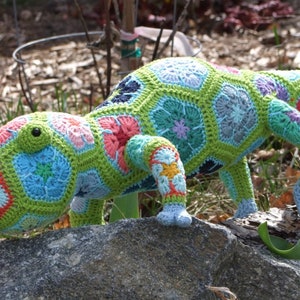 Leon the African Flower Chameleon Crochet pattern Download only image 2