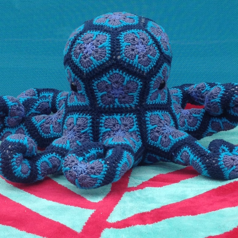 Lineandloops' African Flower crochet Octopus digital pattern Download only image 2