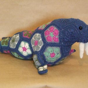 Wally the African flower Walrus Crochet pattern - download only