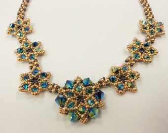 Hübsche Blütenblätter Halskette Swarovski Kristall Perlenmuster Perlenanleitungen Diagrams & geschrieben