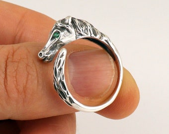 Minimalist Silver Horse Ring with Dazzling Cubic Zirconia - Ideal for Everyday Wear