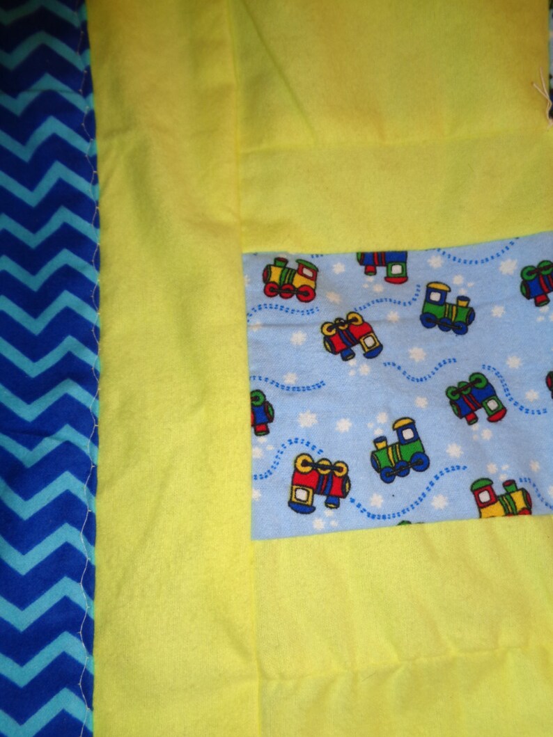 Children/'s Little Train Blanket Old Fashioned Quilt for Babies and Toddlers