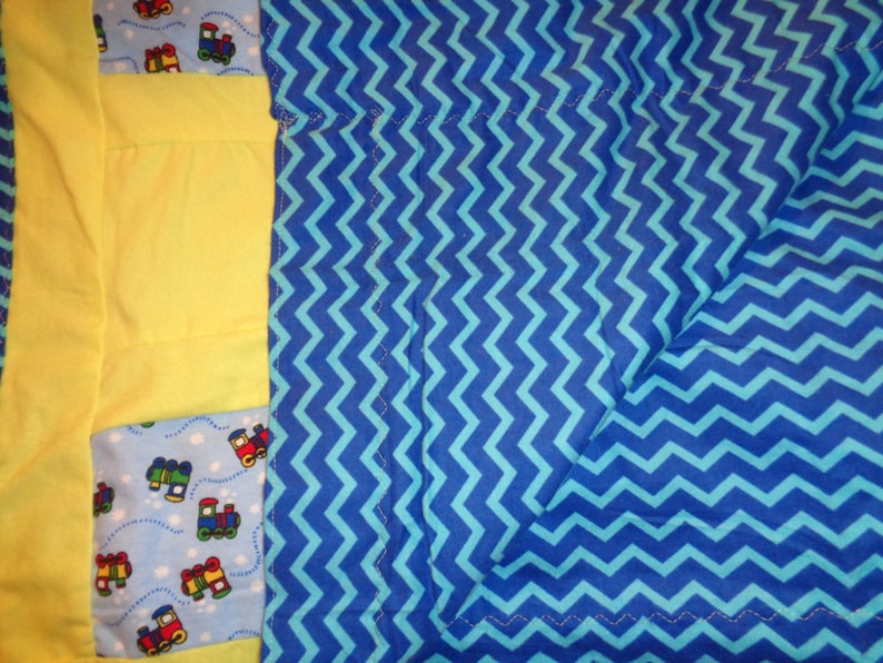 Children/'s Little Train Blanket Old Fashioned Quilt for Babies and Toddlers