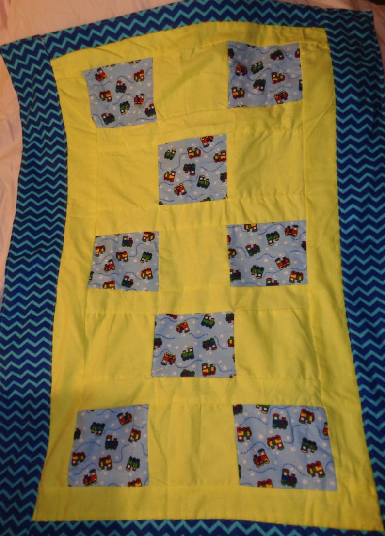 Children/'s Little Train Blanket Old Fashioned Quilt for Babies and Toddlers