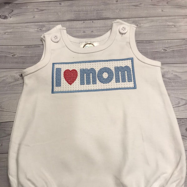 I Love Mom bubble, I love mom shirt, mom bubble, Mother’s Day, mother, mom shirt