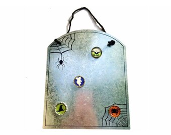 NEW Halloween Metal Board with a Set of 4 Bottle Cap Magnets