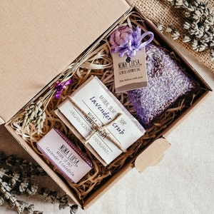 Personalisierte Lavendel Geburtstag Geschenkbox Pflegepaket für Sie Pflegeset Sympathie Geschenkbox Pflege Paket Freund Bild 2