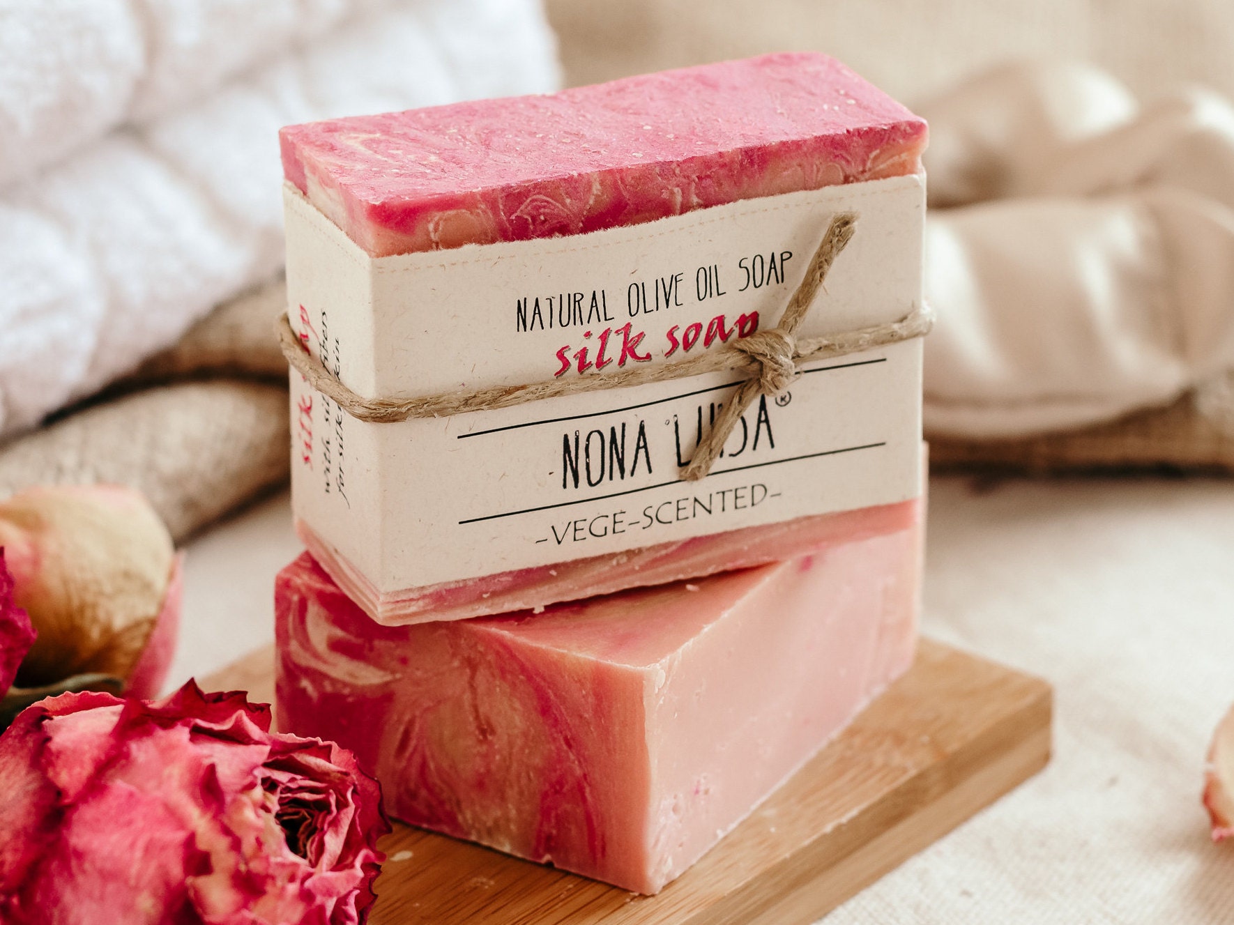Natural Artisan Rose and Silk Luxury Soap 100 G pic