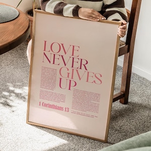 Valentines Gift Printable, 1 Korinther 13, Liebe gibts nie auf, Bibelkapitel Poster, christliche Wandkunst, Hochzeitsgeschenk für christliches Paar