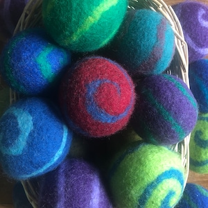 3 Wool Dryer Balls Handmade Assorted Colors Wool Balls, Children's Toys Stress Relief Aromatherapy Play Laundry Accessory