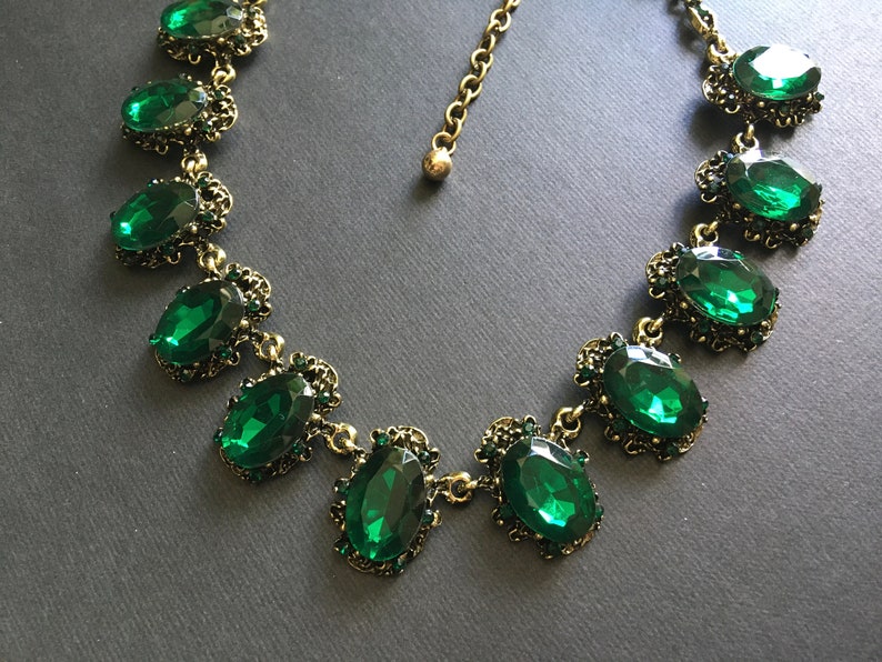 green necklace for wedding