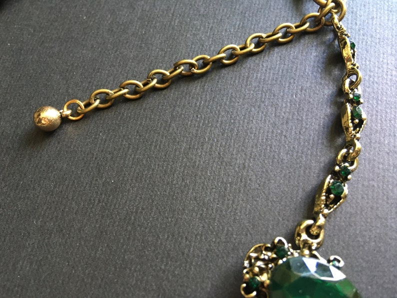 green necklace for wedding