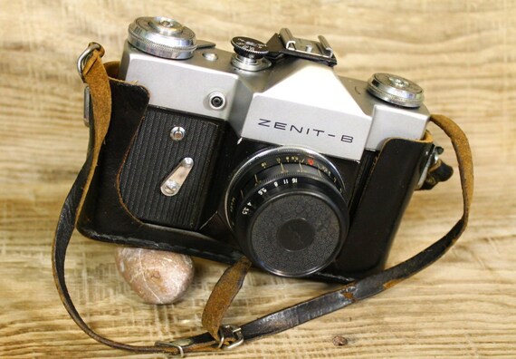 ビンテージ写真カメラ Zenit B、レンズ Industar 50-2 3.5/50 mm