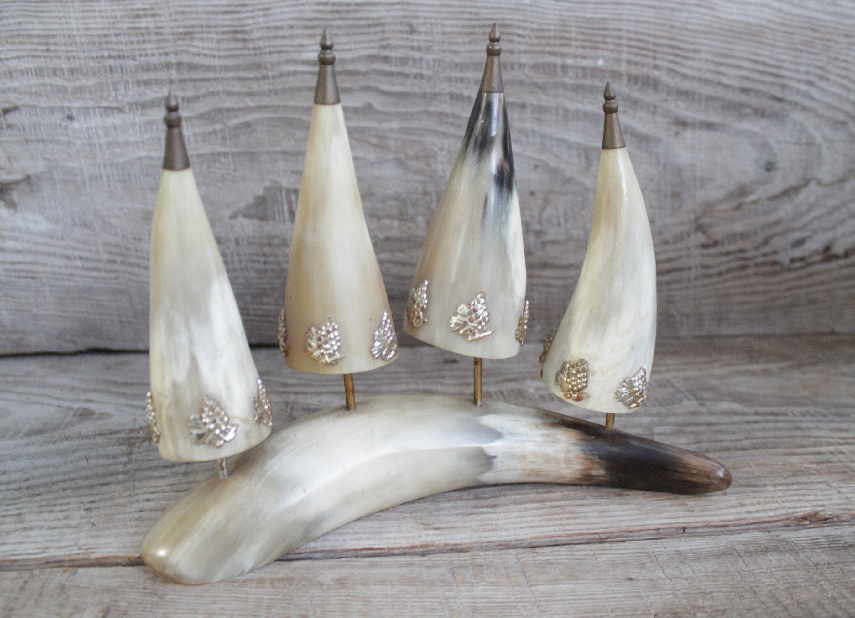 Corne à boire viking avec vegvísir ⚔️ Boutique Épées