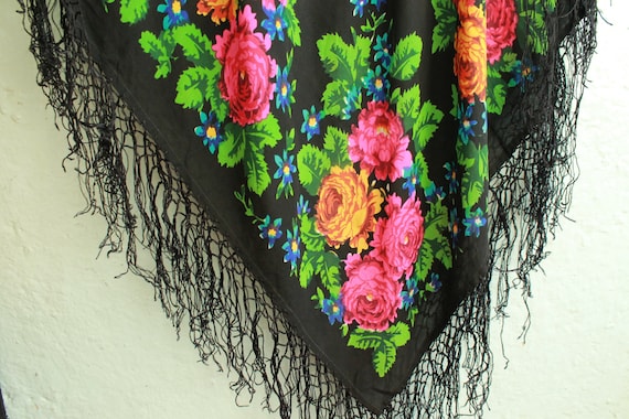 shawl ... vintage shawl ... scarf ... retro headsc