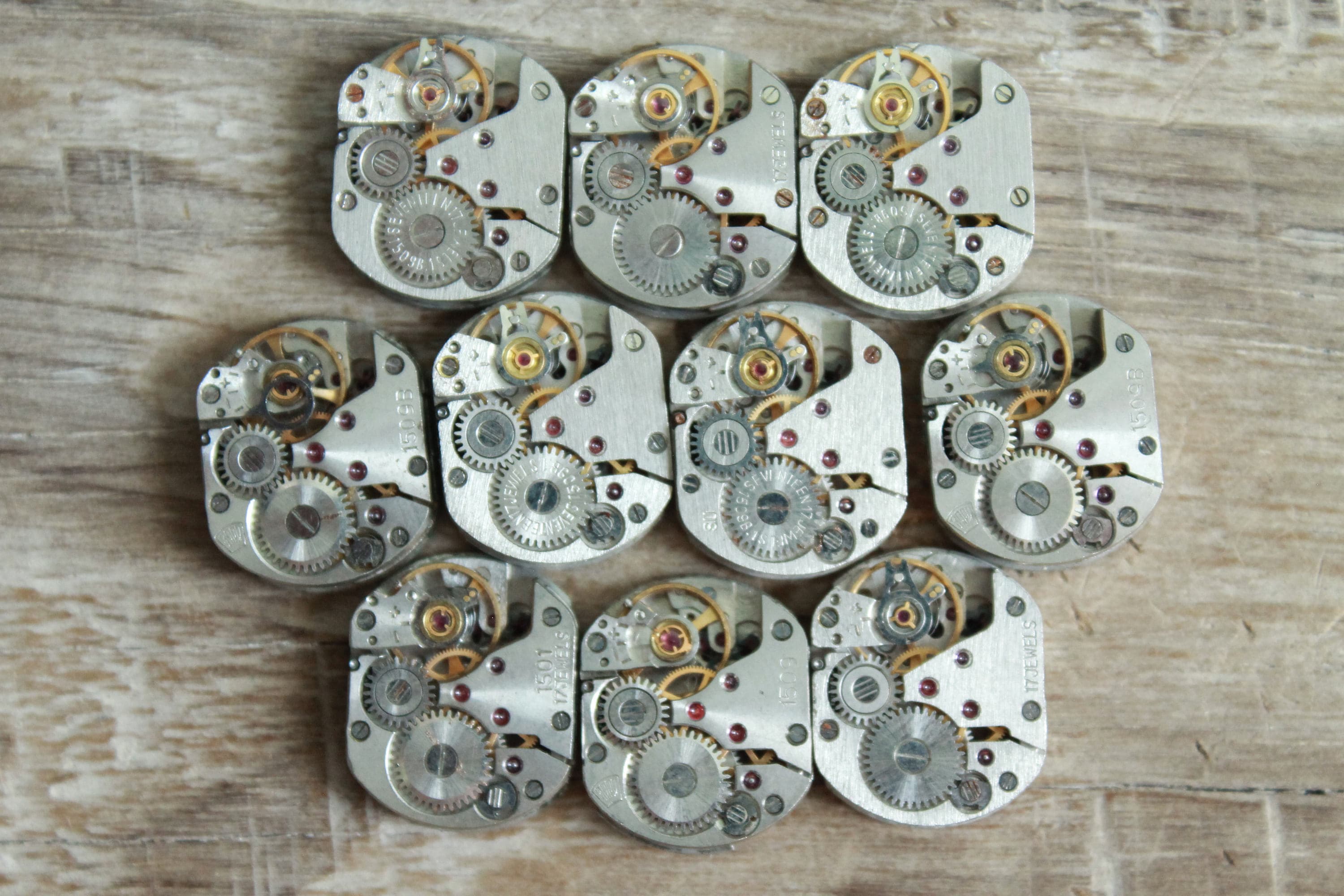Vintage Watch Movements Lot: Steampunk Art Supplies (0.6 x 0.5")