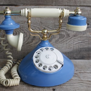 téléphone vintage, ancien téléphone à cadran Ufa, année 1990, téléphone à cadran rond, téléphone fixe vintage, ancien téléphone de bureau à cadran, téléphone y2y
