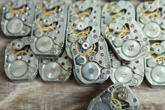 Piccolo meccanismo dell orologio vintage 0 75 x 0 55 19 x 14 mm forniture per gioielli movimenti dell orologio prezzo per 1 pz. arte astratta del marmo Etsy Italia