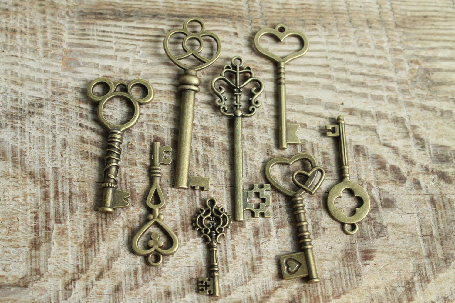 Lot of 8 decorative Keys / Rusty pendant Key / Escutcheon Etsy