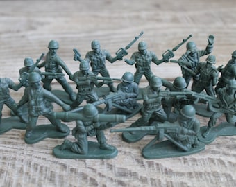 Vintage Miniature Toy Soldiers: Collectible Military Figurines, Lot of 15