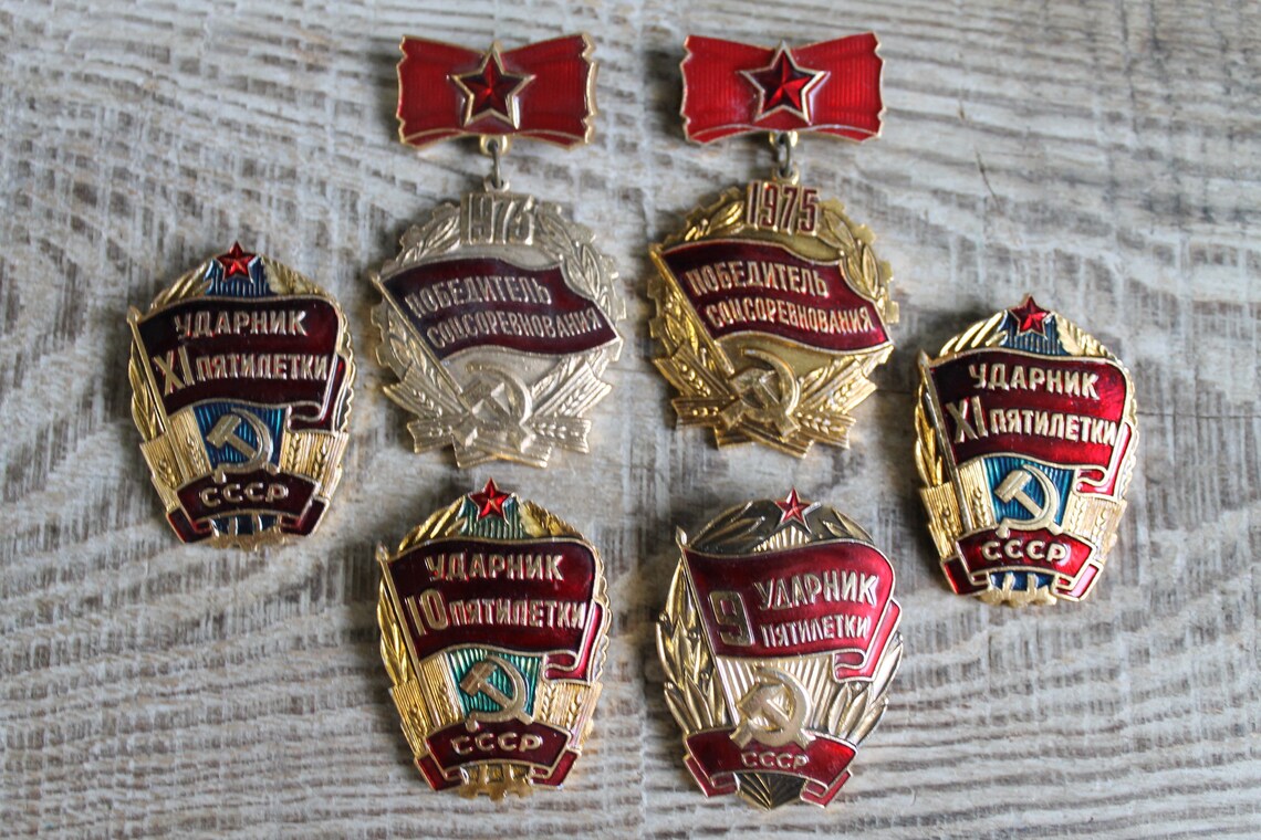 Collectible pins vintage pins / set of 6 Soviet Pins / Etsy